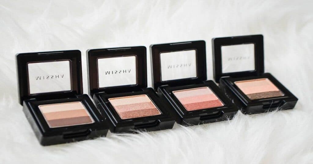 Khám Phá Vẻ Đẹp Đa Dạng với Bảng Màu Phấn Mắt Hiện Đại của Missha