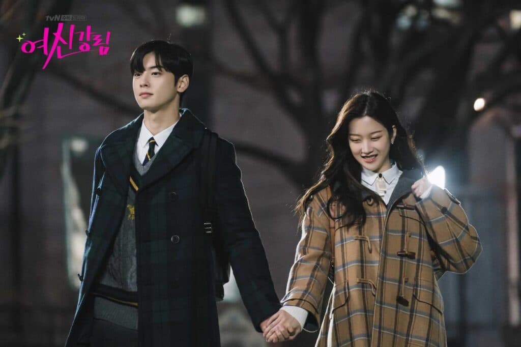 Cha Eunwoo & Moon Ga Young Tái Hợp Tại Sự Kiện Hanwha Life Insurance