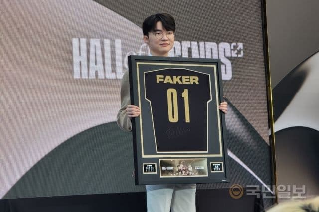 Faker Lee Sang-hyeok: “Tôi đã học cuộc sống từ LoL”