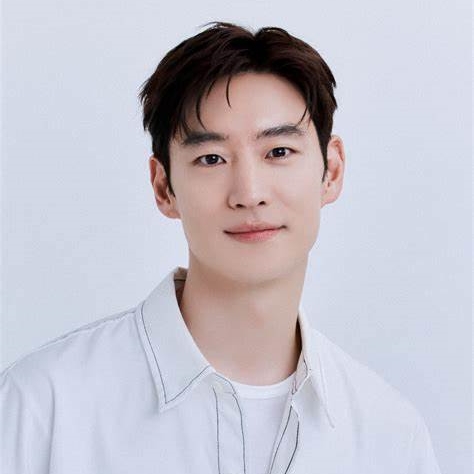 Lee Je Hoon Nhận Được Nhiều Lời Khen Ngợi Cho Chương Trình Youtube Mới Mẻ Và Ý Nghĩa