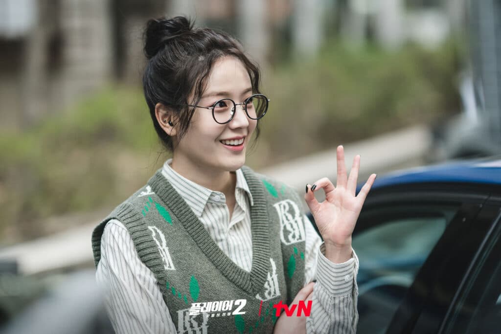 Bộ Đôi “Lừa Đảo” Bất Đắc Dĩ: Jang Gyuri Và Lee Si Eon Tung Hứng Ăn Ý Trong “The Player 2: Master Of Swindlers”