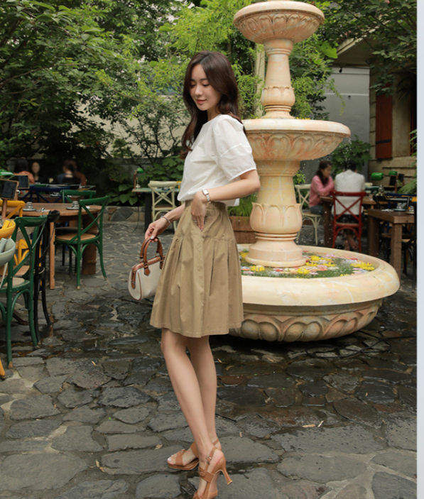 Click&Funny: Khám phá thế giới thời trang nữ tính và nhẹ nhàng