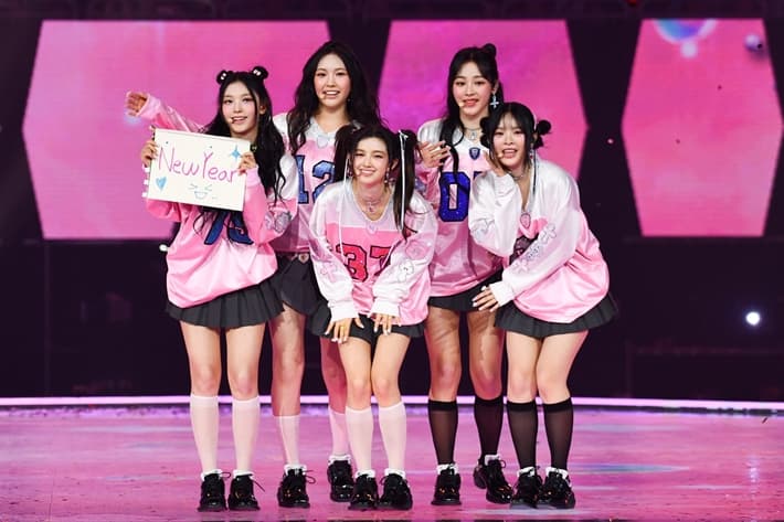 NewJeans Chinh Phục Billboard Với Thành Tích Đáng Kinh Ngạc