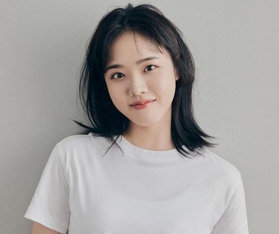 Kim Hyang Gi cảm thấy trách nhiệm khi làm mẹ ở tuổi 20