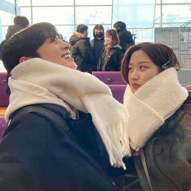 Cha Eun Woo cùng hội bạn “True Beauty” đi xem “Flower, Stars Passing By”