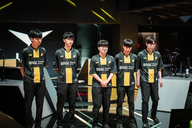 BNK FearX Kết Thúc Chuỗi 6 Trận Thua: HLV Ryu Sang-wook Chia Sẻ Bí Quyết Thành Công