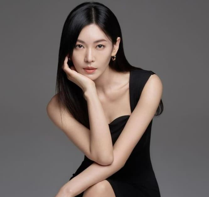 Ác nữ Kim So Yeon đổi nghề làm seller trong drama mới