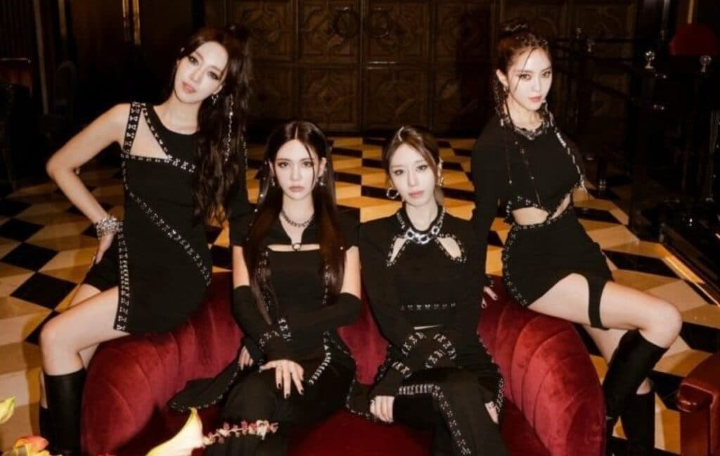 T-ara kỷ niệm khoảnh khắc tái hợp 15 năm ấm áp