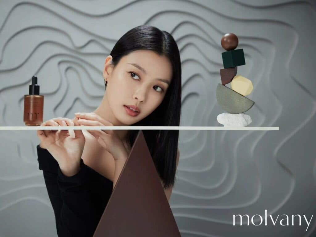 Go Min Si đầy máu me: Xuất sắc trong vai diễn chính