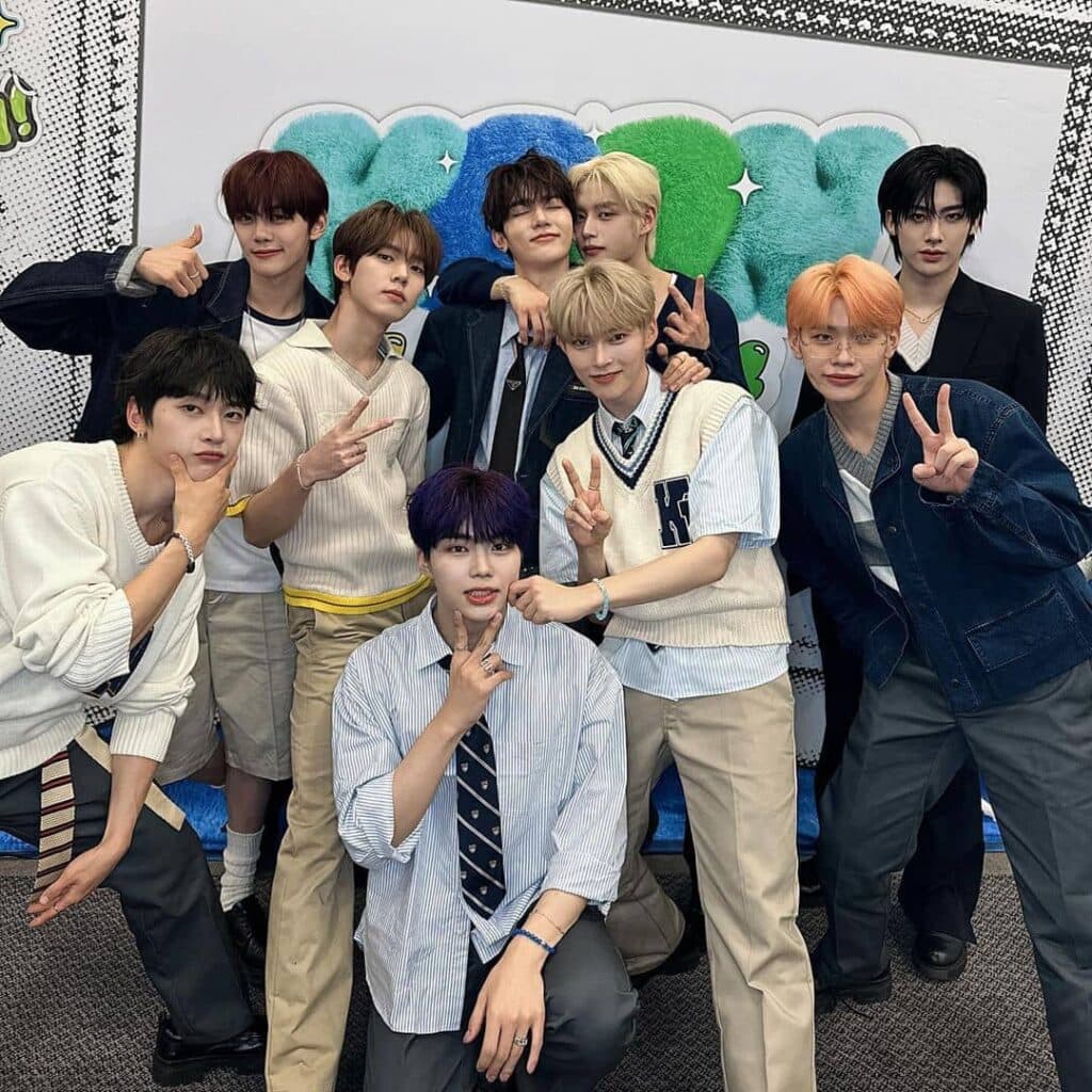 ZEROBASEONE có tên trong danh sách BXH album của Billboard