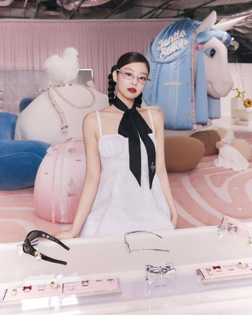 Bước nhảy vọt vào thị trường Mỹ của Jennie với ODD ATELIER