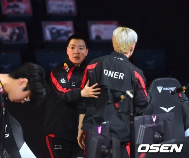 T1 Tỏa Sáng: Hành Trình Vượt Qua Khó Khăn Dưới Sự Dẫn Dắt Của kkOma