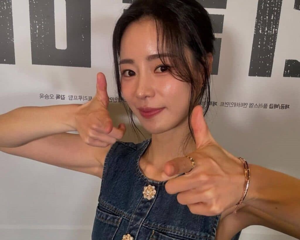 Im Ji Yeon chia sẻ khoảnh khắc thân thiết cùng đàn chị