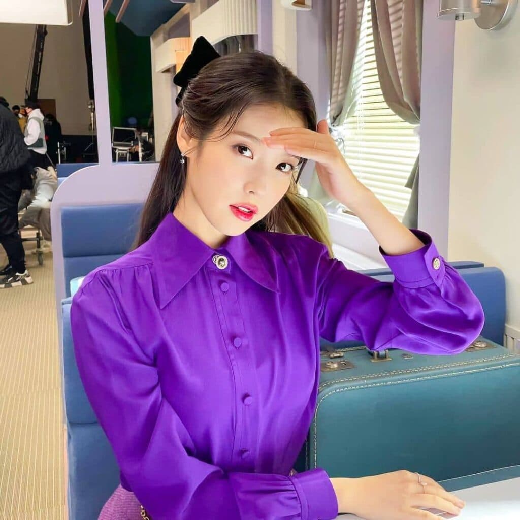 IU “chịu chơi” tặng vé hạng thương gia cho hơn 100 staff