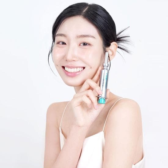 Tự Tin Tỏa Sáng Với Nụ Cười Trắng Rạng Rỡ Cùng Life Orals!