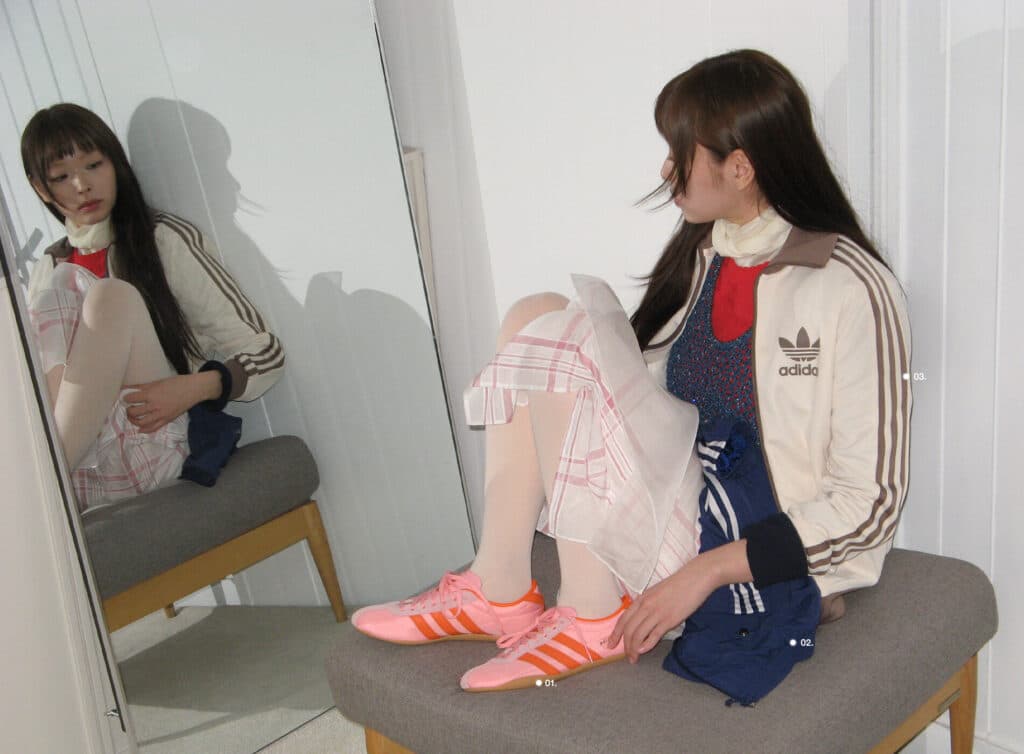 ADIDAS W STYLE Playing with Layers 2025: Khám Phá Phong Cách Layering Đỉnh Cao!