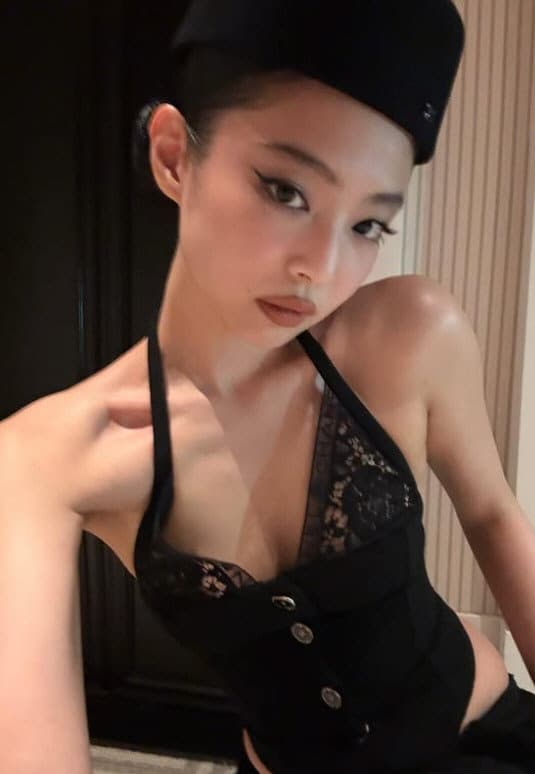 của BLACKPINK: Biểu tượng thời trang tại bữa tiệc sau Met Gala, fan toàn cầu phát cuồng